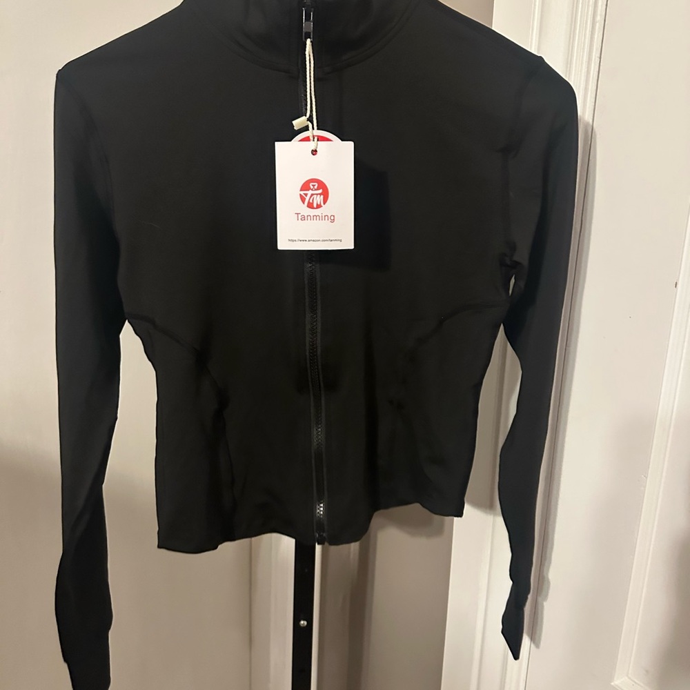 NEW Tanning Women's Black Zip-Up Top size is extra small